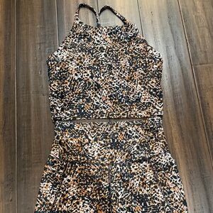 Old Navy Stylish Black and Tan Patterned Two-Piece Athletic Set